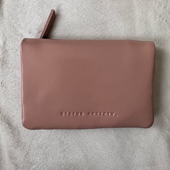 NEW Leather Wallet from Status Anxiety: Is Now Better - Dusty Pink - Picture 3 of 9